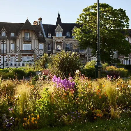 Hotel Le Grand Hotel De Cabourg - Mgallery Collection